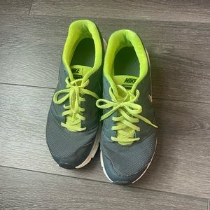 Men’s Size 9 Nike Shoes